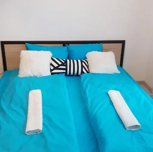 アパート Tiara 152 *